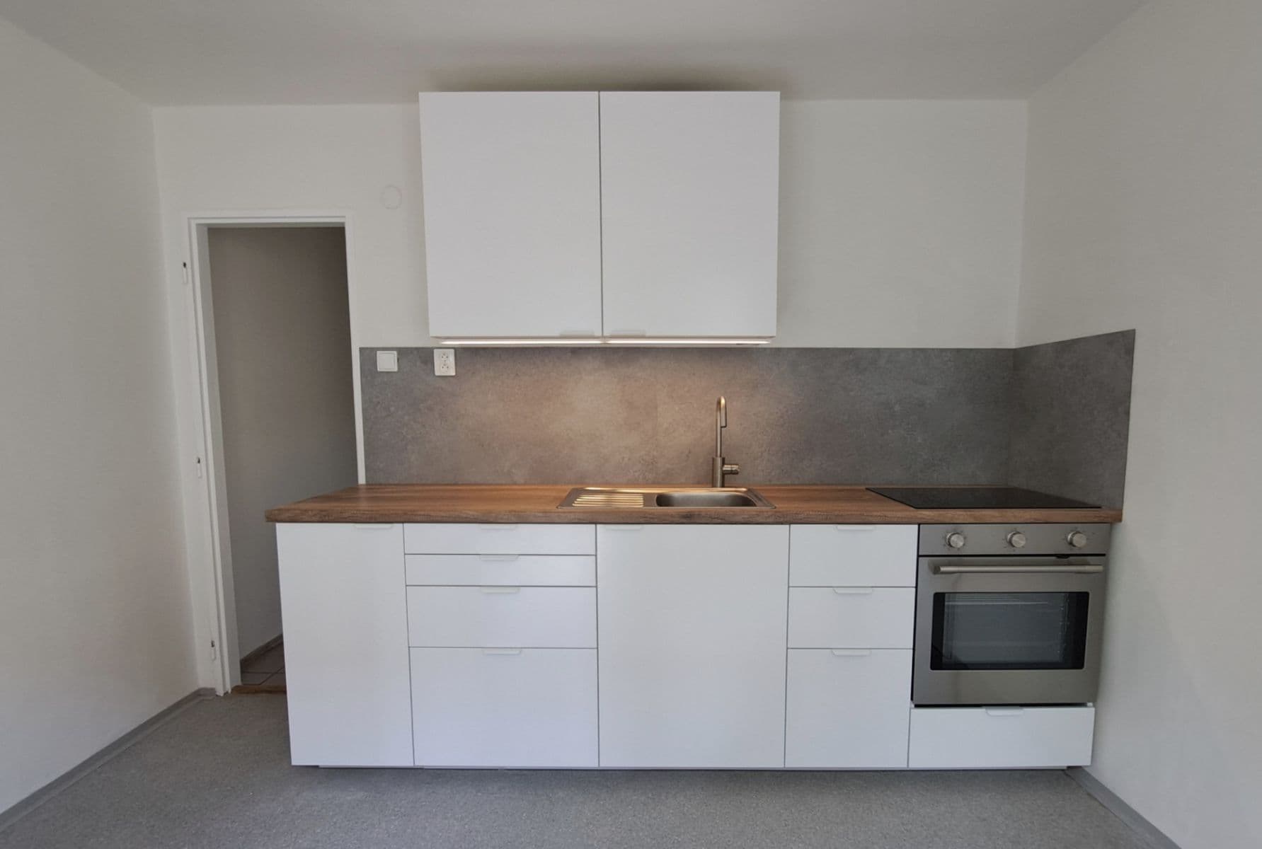 Pronájem bytu 3+1 75 m², Haklova, Hostivice, Středočeský kraj Pronájem bytu 3+1 75 m², Haklova, Hostivice, Středočeský kraj