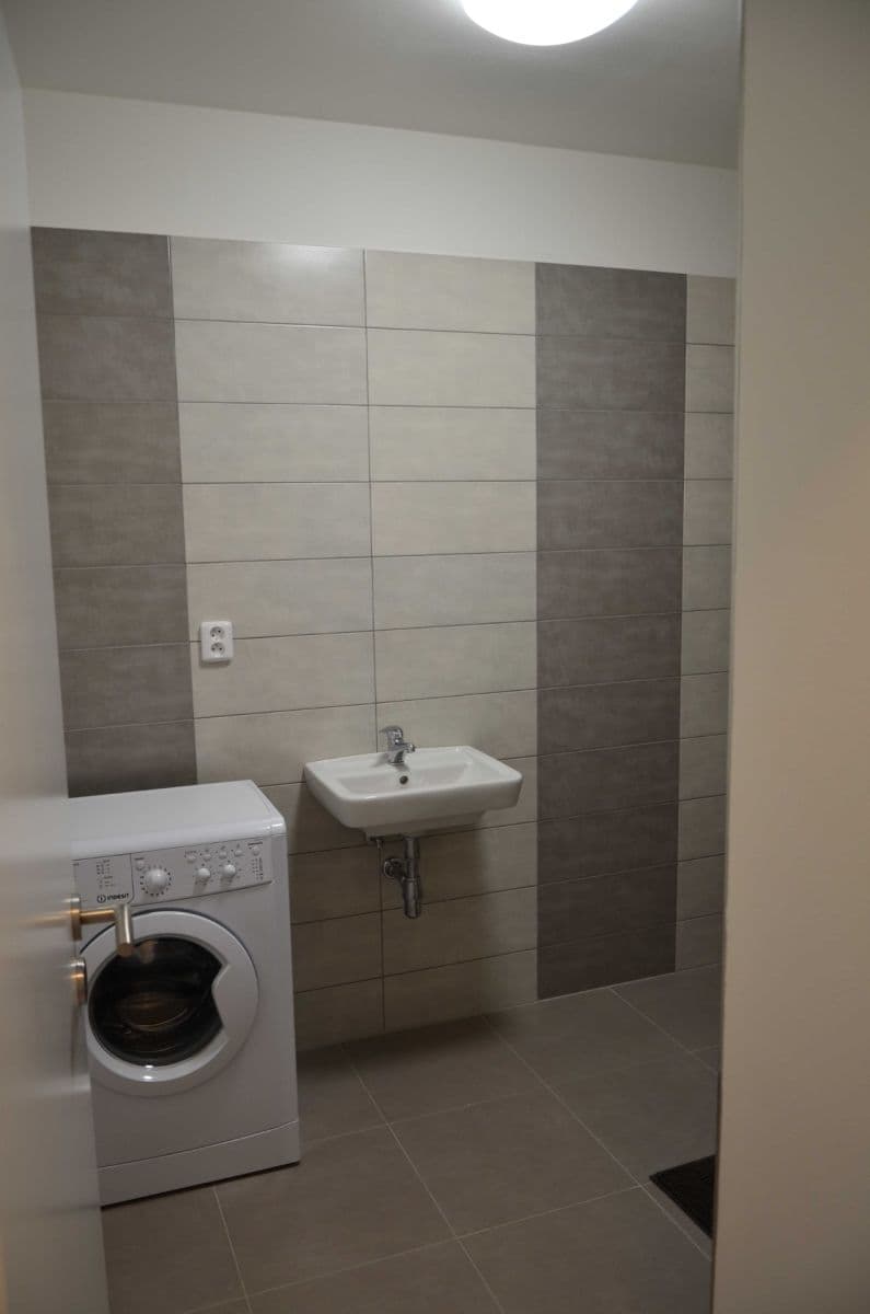 Pronájem bytu 2+kk 43 m², Šafaříkova, Brno, Jihomoravský kraj Pronájem bytu 2+kk 43 m², Šafaříkova, Brno, Jihomoravský kraj
