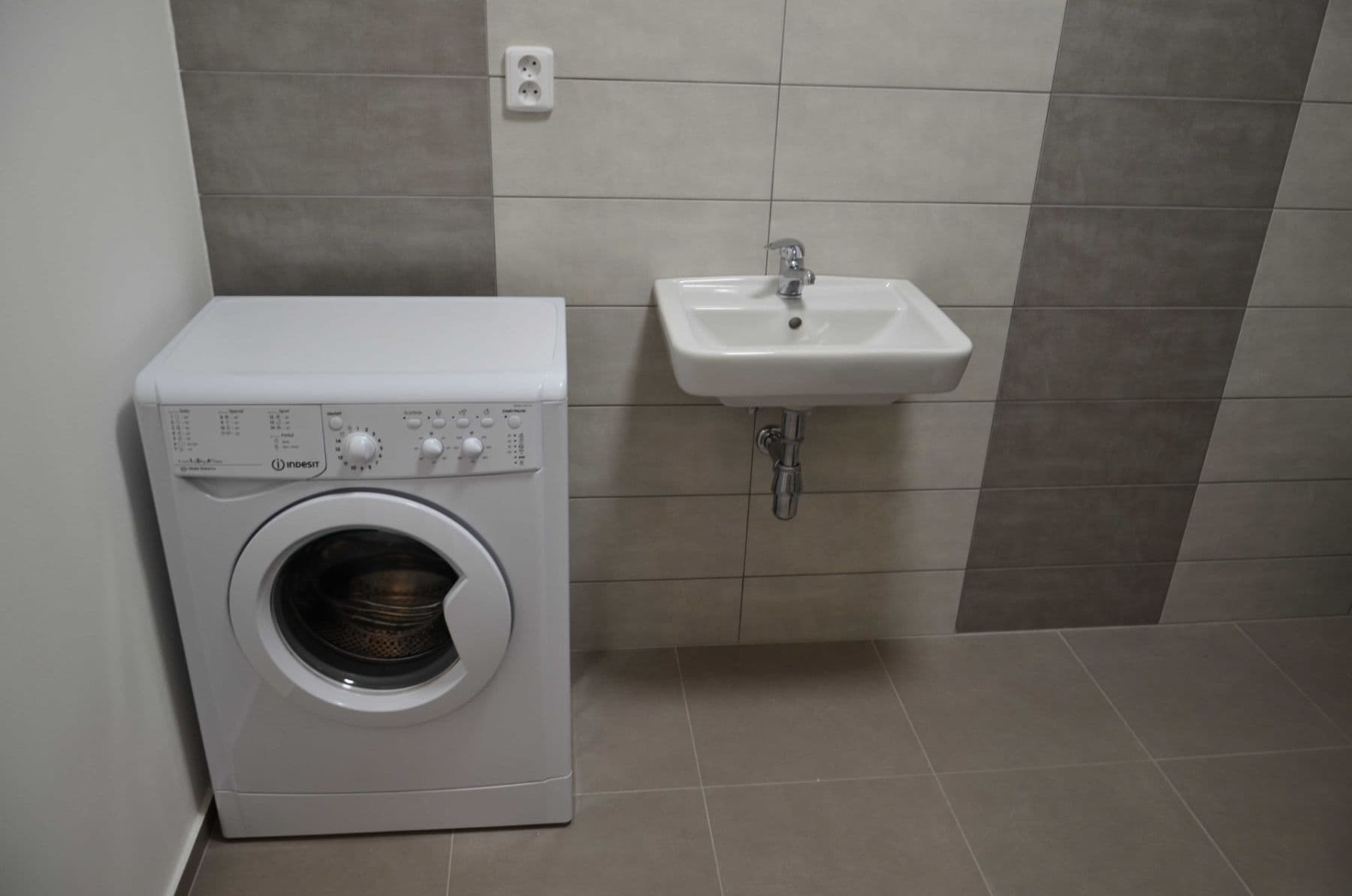 Pronájem bytu 2+kk 43 m², Šafaříkova, Brno, Jihomoravský kraj Pronájem bytu 2+kk 43 m², Šafaříkova, Brno, Jihomoravský kraj