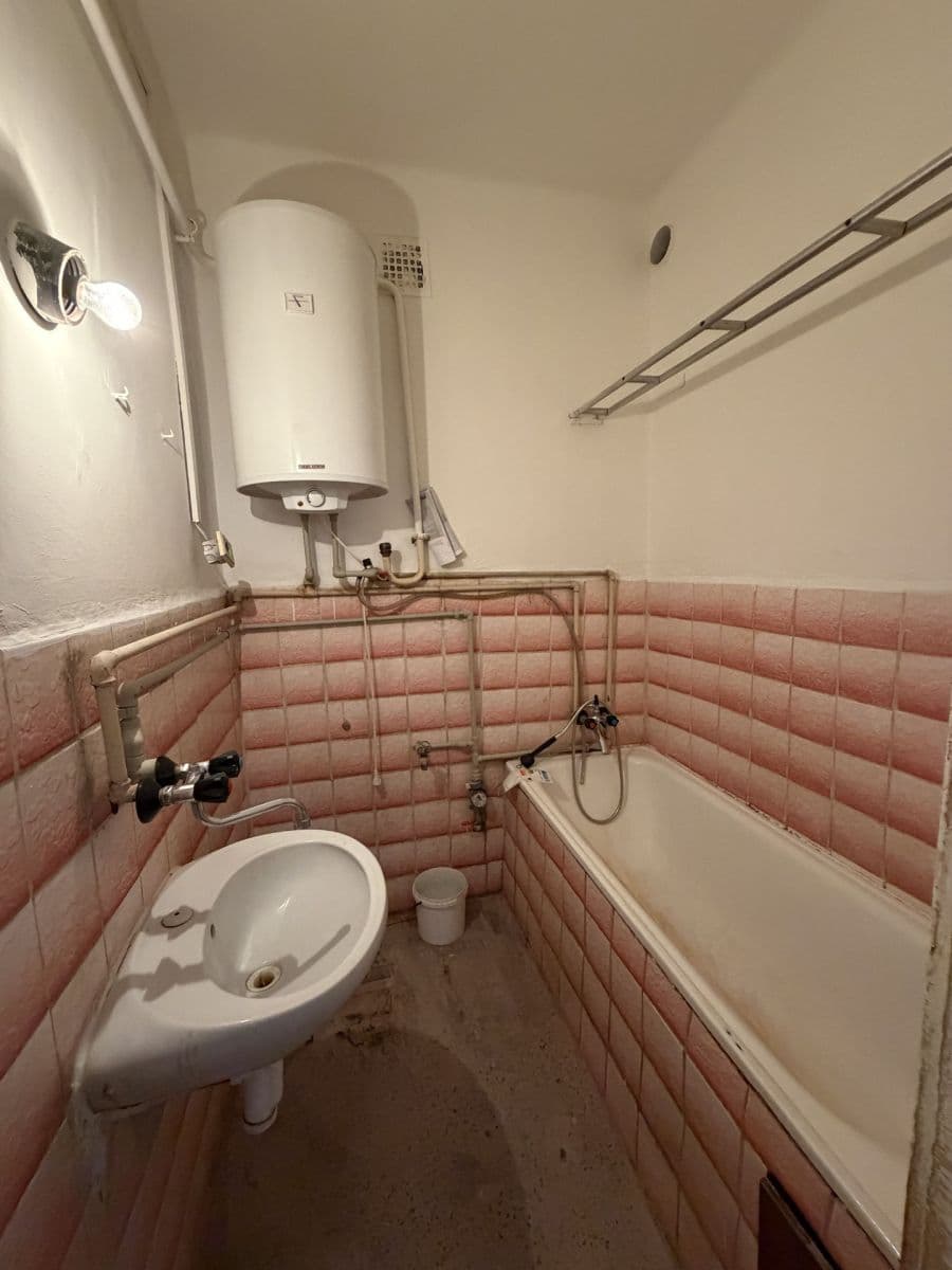 Prodej bytu 2+1 80 m², Bílina, Ústecký kraj Prodej bytu 2+1 80 m², Bílina, Ústecký kraj