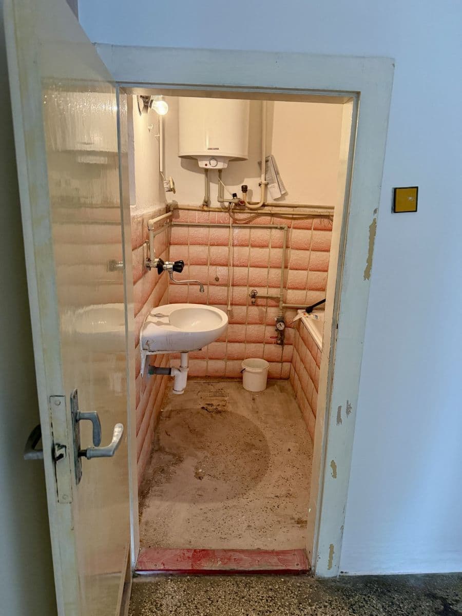Prodej bytu 2+1 80 m², Bílina, Ústecký kraj Prodej bytu 2+1 80 m², Bílina, Ústecký kraj