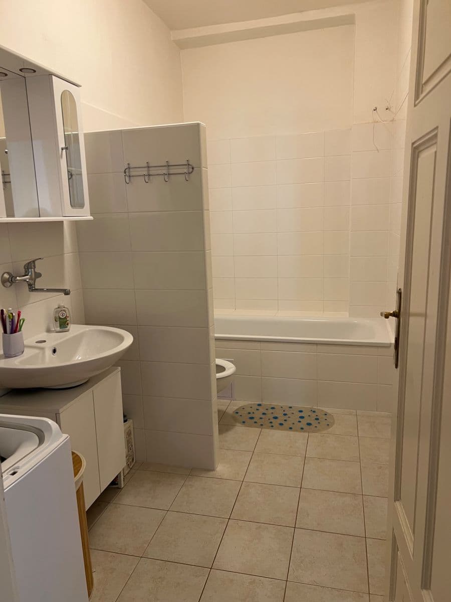 Pronájem bytu 2+1 94 m², náměstí Svobody, Brno, Jihomoravský kraj Pronájem bytu 2+1 94 m², náměstí Svobody, Brno, Jihomoravský kraj