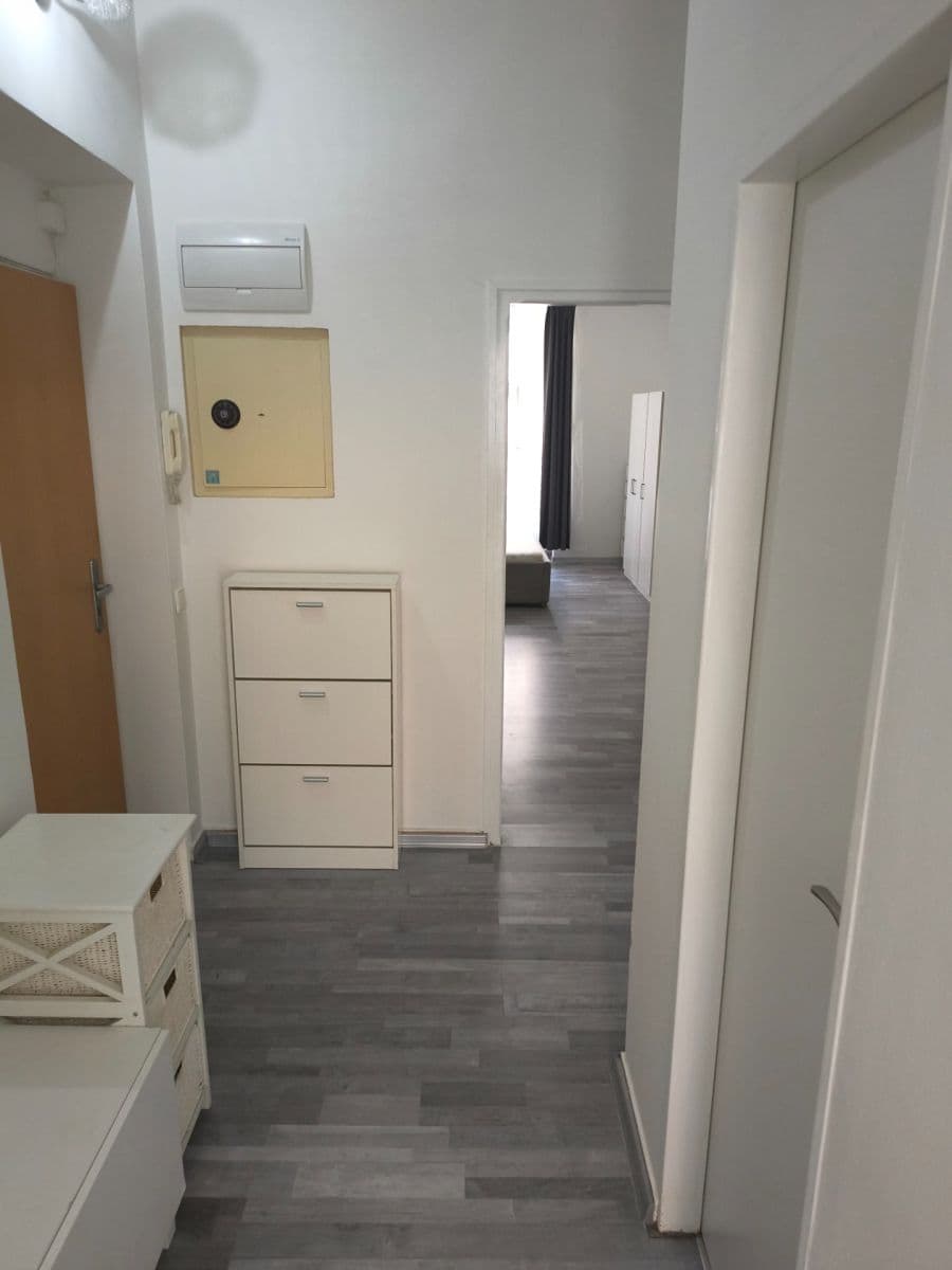 Pronájem bytu 1+1 38 m², Seifertova, Praha, Praha Pronájem bytu 1+1 38 m², Seifertova, Praha, Praha