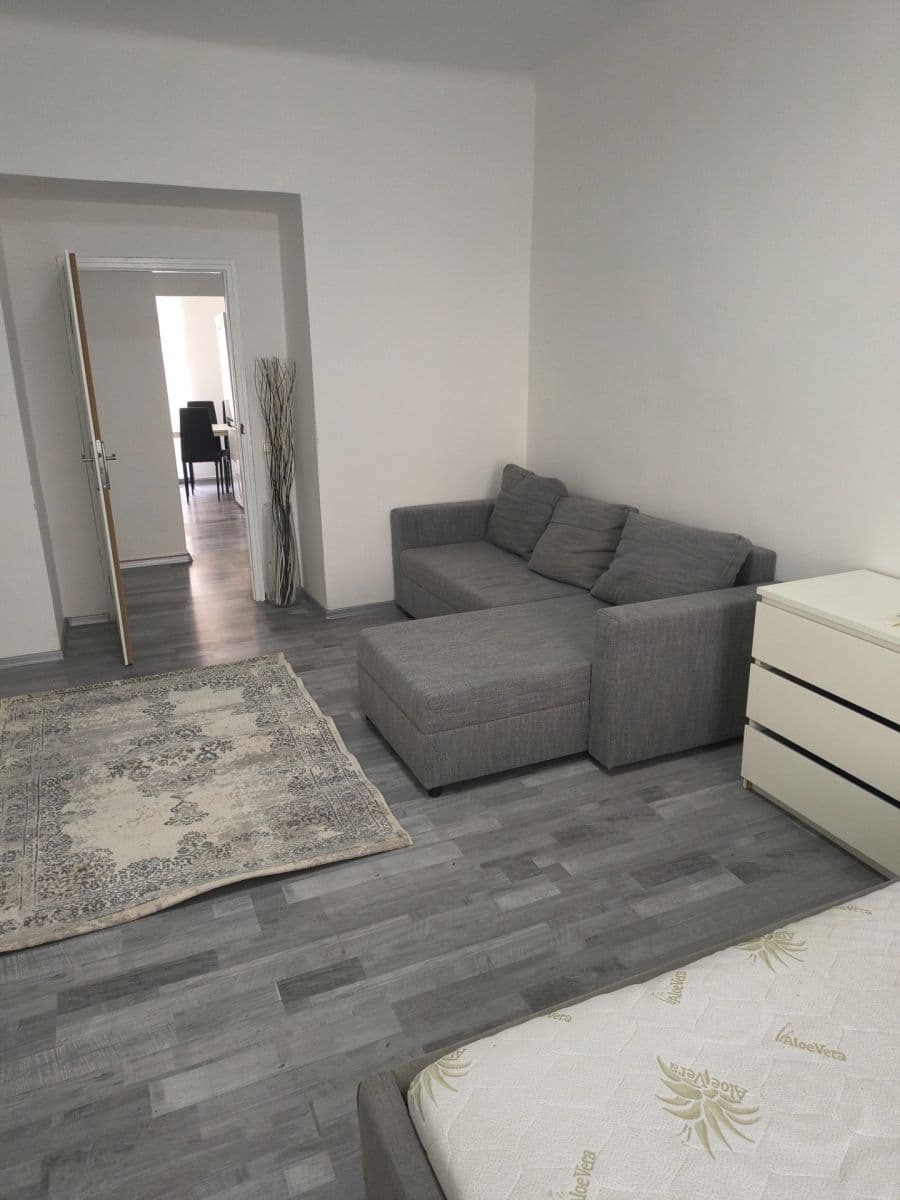 Pronájem bytu 1+1 38 m², Seifertova, Praha, Praha Pronájem bytu 1+1 38 m², Seifertova, Praha, Praha
