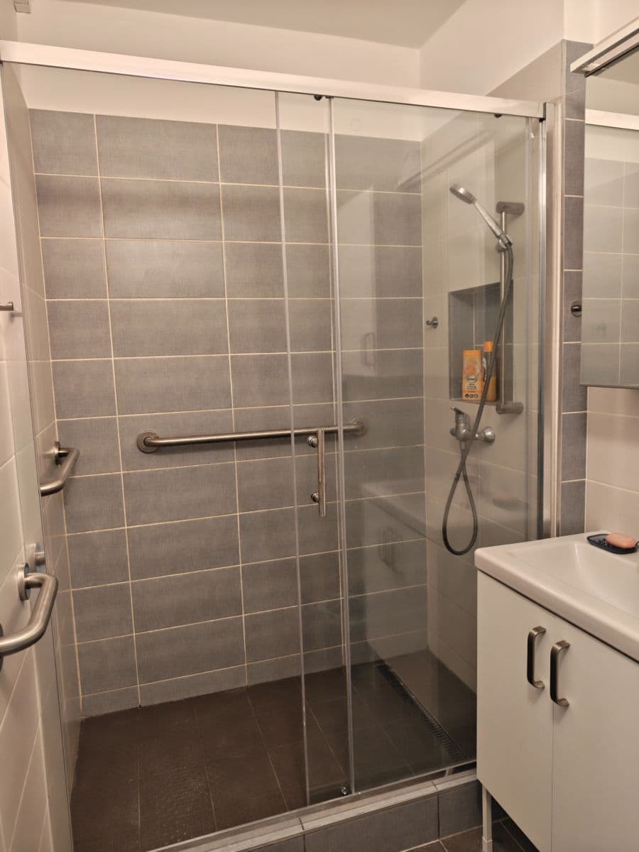 Pronájem bytu 3+1 66 m², Bedřichovská, Praha, Praha Pronájem bytu 3+1 66 m², Bedřichovská, Praha, Praha