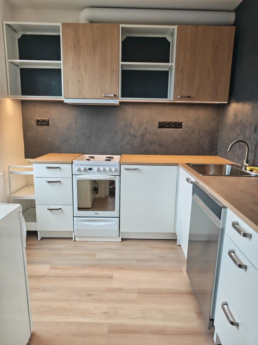 Pronájem bytu 3+1 66 m², Bedřichovská, Praha, Praha Pronájem bytu 3+1 66 m², Bedřichovská, Praha, Praha