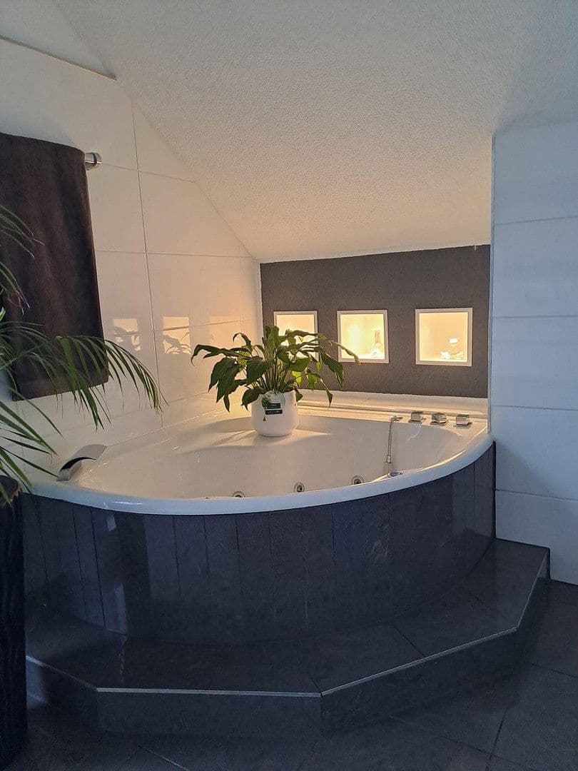 Prodej domu 128 m², pozemek 450 m², Wildberg, Bádensko-Württembersko Prodej domu 128 m², pozemek 450 m², Wildberg, Bádensko-Württembersko