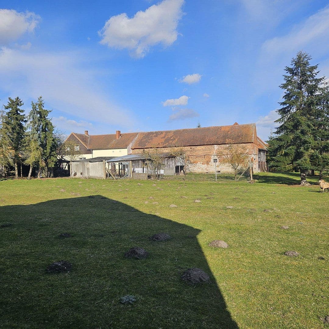 Prodej domu 150 m², pozemek 5.000 m², Dorfstraße 15, Jerichow, Sasko-Anhaltsko Prodej domu 150 m², pozemek 5.000 m², Dorfstraße 15, Jerichow, Sasko-Anhaltsko