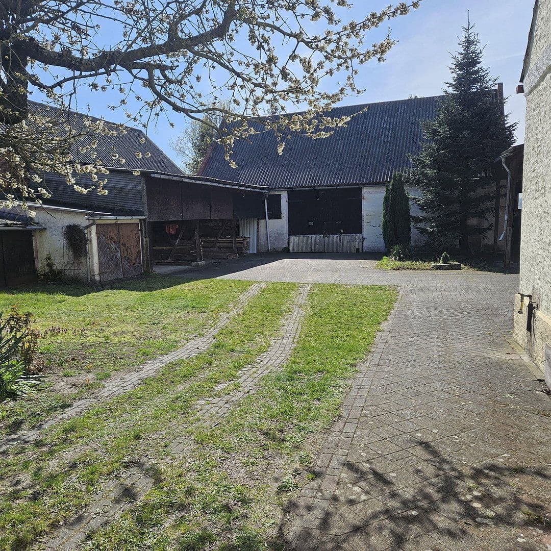 Prodej domu 150 m², pozemek 5.000 m², Dorfstraße 15, Jerichow, Sasko-Anhaltsko Prodej domu 150 m², pozemek 5.000 m², Dorfstraße 15, Jerichow, Sasko-Anhaltsko