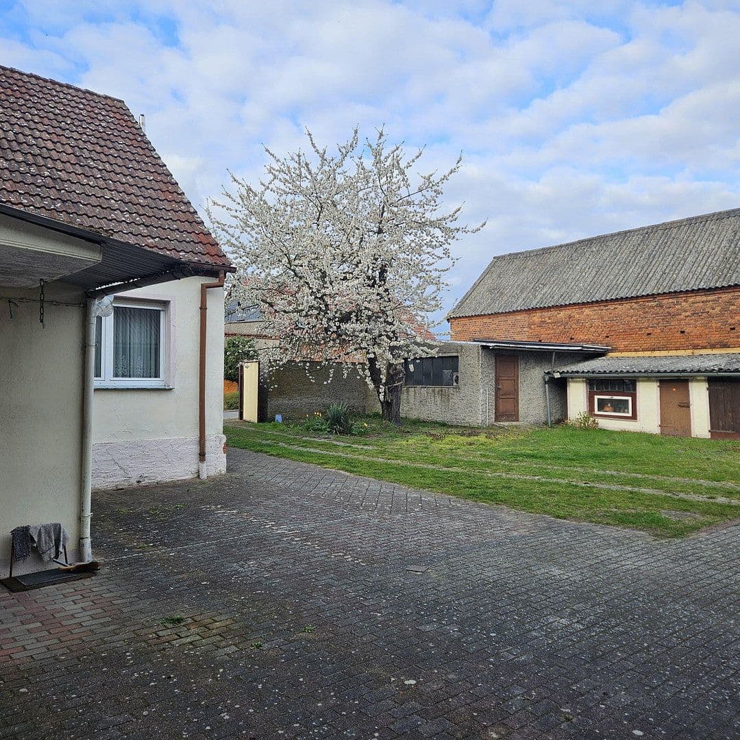 Prodej domu 150 m², pozemek 5.000 m², Dorfstraße 15, Jerichow, Sasko-Anhaltsko Prodej domu 150 m², pozemek 5.000 m², Dorfstraße 15, Jerichow, Sasko-Anhaltsko