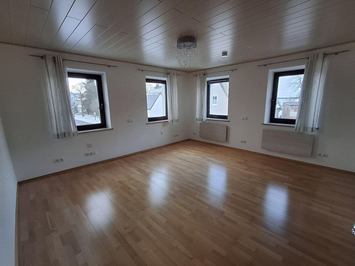 Prodej domu 159 m², pozemek 300 m², Dorfstr. 52, Haundorf, Bavorsko Prodej domu 159 m², pozemek 300 m², Dorfstr. 52, Haundorf, Bavorsko