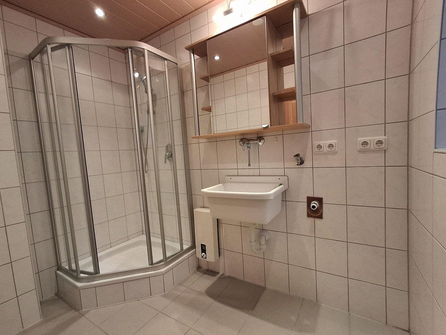Prodej domu 159 m², pozemek 300 m², Dorfstr. 52, Haundorf, Bavorsko Prodej domu 159 m², pozemek 300 m², Dorfstr. 52, Haundorf, Bavorsko