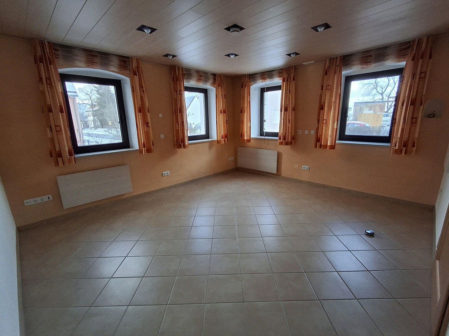 Prodej domu 159 m², pozemek 300 m², Dorfstr. 52, Haundorf, Bavorsko Prodej domu 159 m², pozemek 300 m², Dorfstr. 52, Haundorf, Bavorsko
