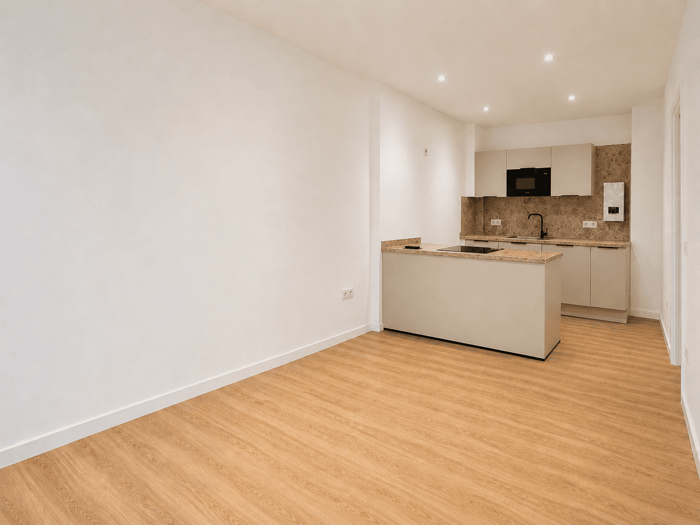 Pronájem bytu 2+1 50 m², Zimmerstraße 7, Düsseldorf, Severní Porýní-Vestfálsko Pronájem bytu 2+1 50 m², Zimmerstraße 7, Düsseldorf, Severní Porýní-Vestfálsko