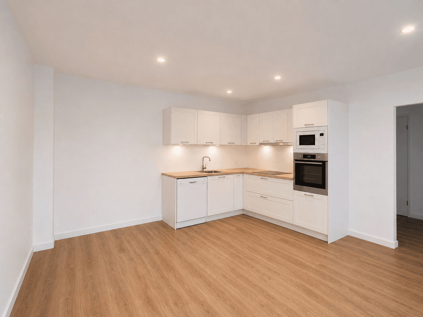 Pronájem bytu 1+kk 40 m², Luisenstraße 45, Düsseldorf, Severní Porýní-Vestfálsko Pronájem bytu 1+kk 40 m², Luisenstraße 45, Düsseldorf, Severní Porýní-Vestfálsko