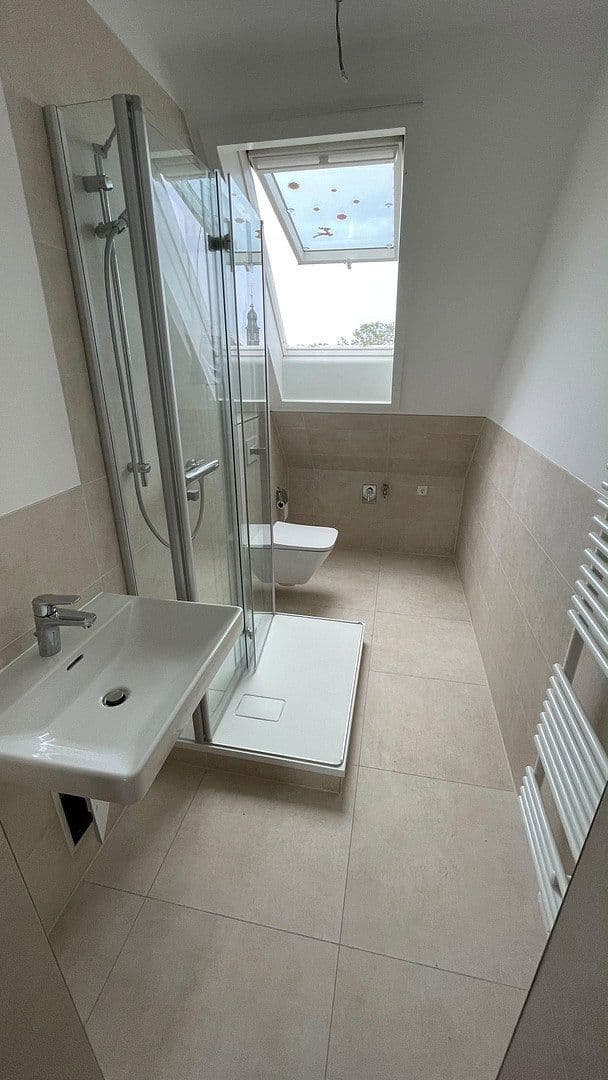 Pronájem bytu 3+1 64 m², Langenbernsdorf, Sasko Pronájem bytu 3+1 64 m², Langenbernsdorf, Sasko