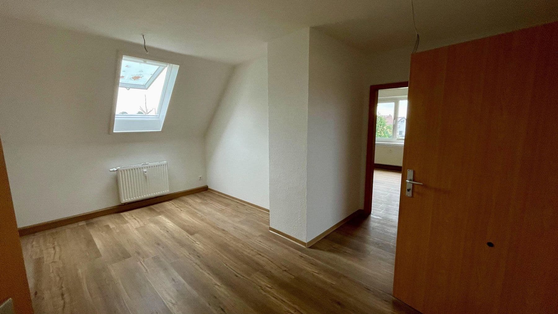 Pronájem bytu 3+1 64 m², Langenbernsdorf, Sasko Pronájem bytu 3+1 64 m², Langenbernsdorf, Sasko