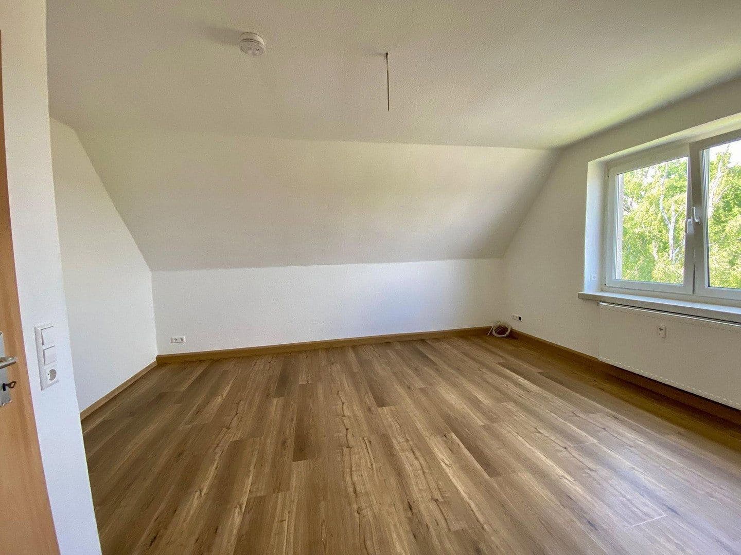Pronájem bytu 3+1 64 m², Langenbernsdorf, Sasko Pronájem bytu 3+1 64 m², Langenbernsdorf, Sasko