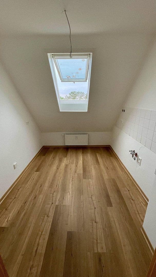 Pronájem bytu 3+1 64 m², Langenbernsdorf, Sasko Pronájem bytu 3+1 64 m², Langenbernsdorf, Sasko