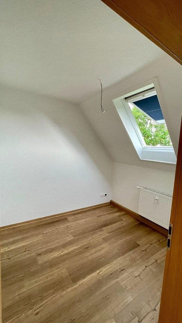 Pronájem bytu 3+1 64 m², Langenbernsdorf, Sasko Pronájem bytu 3+1 64 m², Langenbernsdorf, Sasko