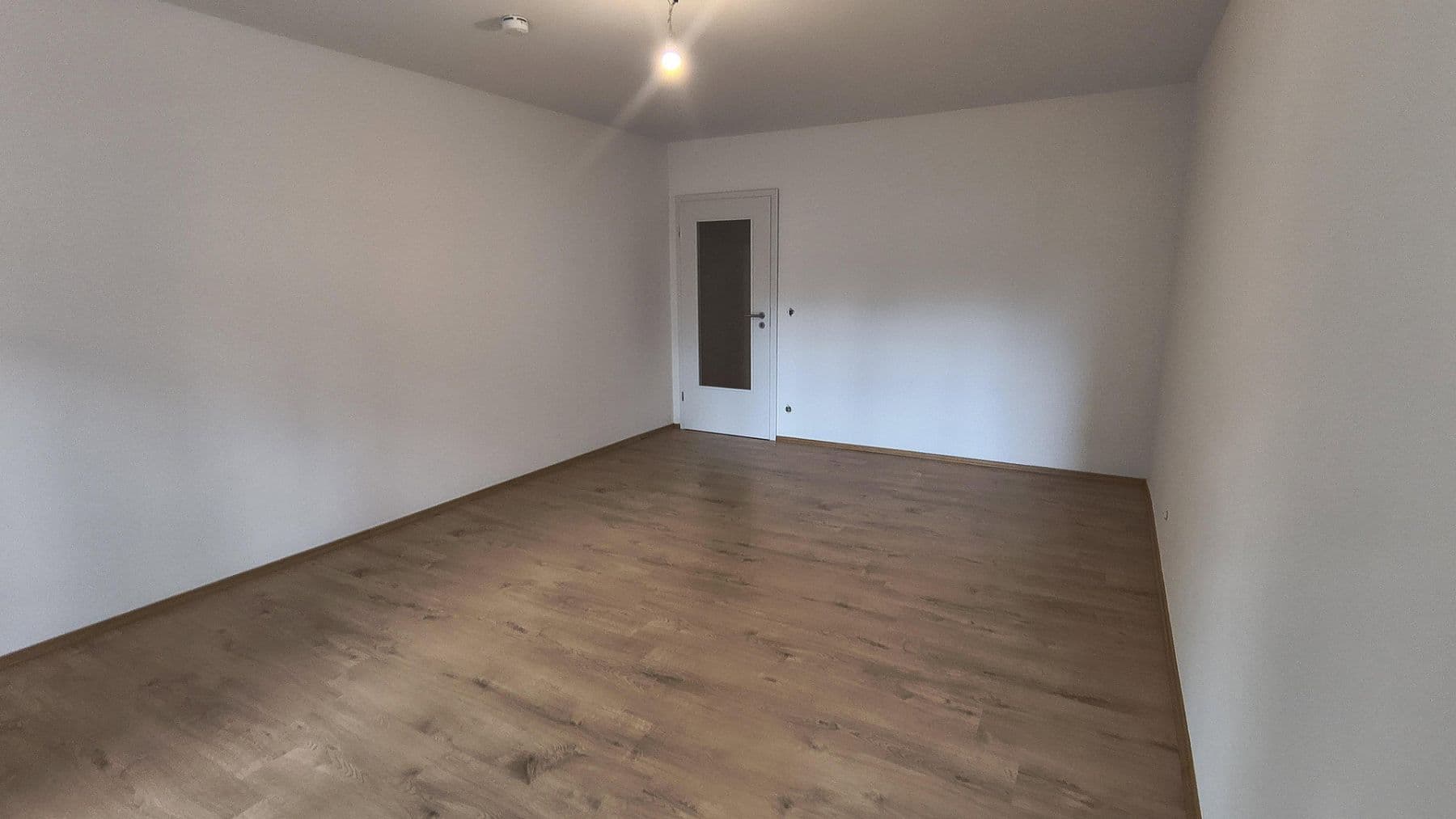 Pronájem bytu 1+1 35 m², Charles-von-Lindbergh-Straße 8 , 93049 Regensburg, Regensburg, Bavorsko Pronájem bytu 1+1 35 m², Charles-von-Lindbergh-Straße 8 , 93049 Regensburg, Regensburg, Bavorsko