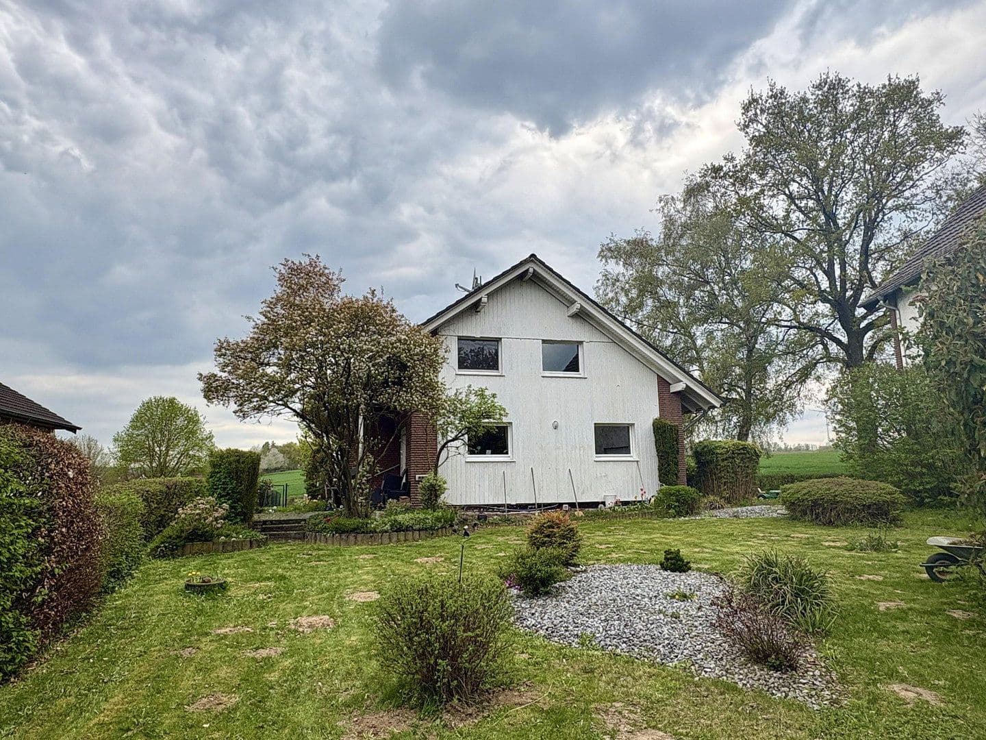 Prodej domu 142 m², pozemek 805 m², Brakel, Severní Porýní-Vestfálsko Prodej domu 142 m², pozemek 805 m², Brakel, Severní Porýní-Vestfálsko