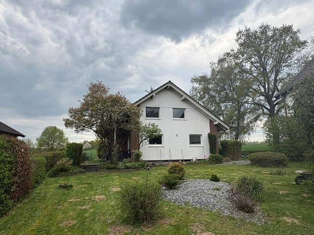 Prodej domu 142 m², pozemek 805 m², Brakel, Severní Porýní-Vestfálsko Prodej domu 142 m², pozemek 805 m², Brakel, Severní Porýní-Vestfálsko