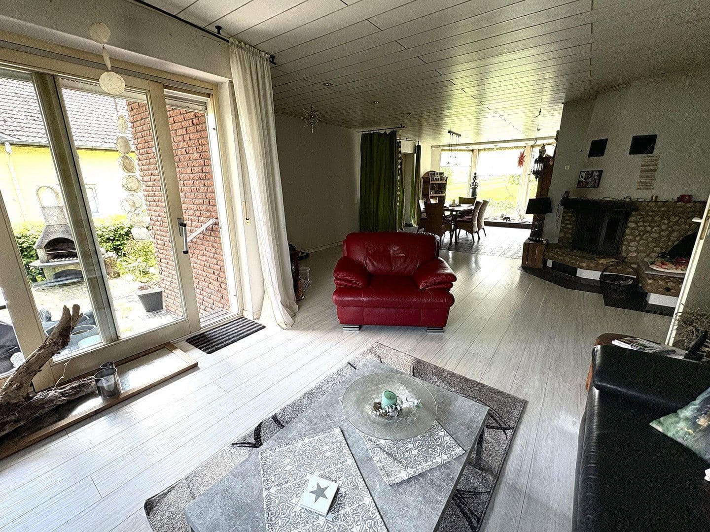 Prodej domu 142 m², pozemek 805 m², Brakel, Severní Porýní-Vestfálsko Prodej domu 142 m², pozemek 805 m², Brakel, Severní Porýní-Vestfálsko