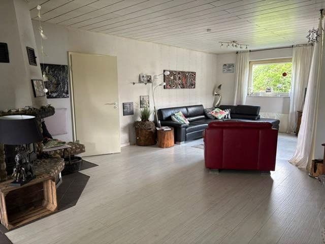 Prodej domu 142 m², pozemek 805 m², Brakel, Severní Porýní-Vestfálsko Prodej domu 142 m², pozemek 805 m², Brakel, Severní Porýní-Vestfálsko