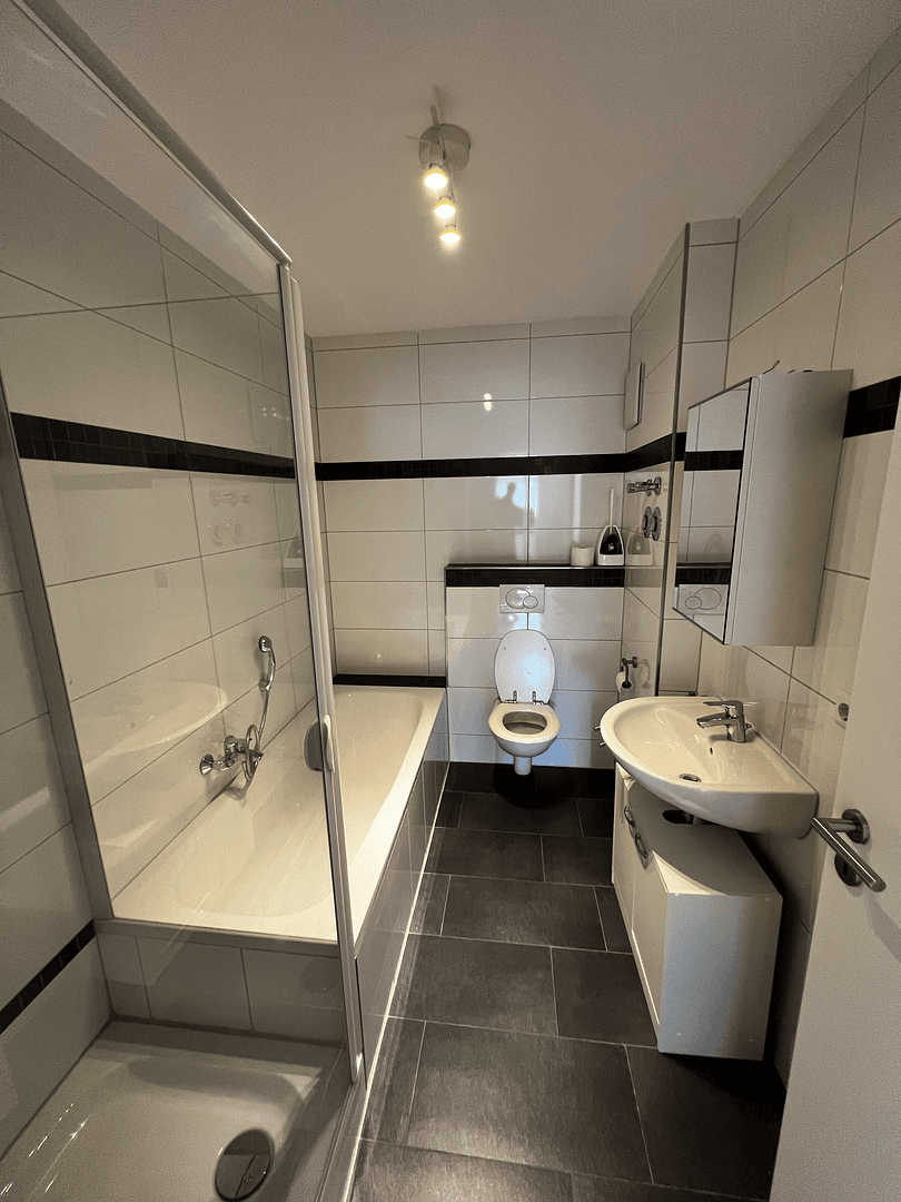Pronájem bytu 2+1 60 m², Mühlhausener Straße 49, Östringen, Bádensko-Württembersko Pronájem bytu 2+1 60 m², Mühlhausener Straße 49, Östringen, Bádensko-Württembersko