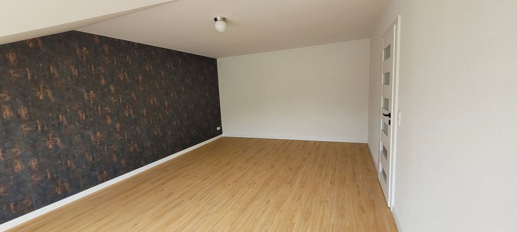 Prodej bytu 4+1 88 m², Bad Pyrmont, Dolní Sasko Prodej bytu 4+1 88 m², Bad Pyrmont, Dolní Sasko