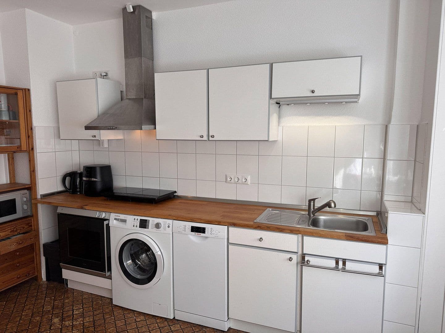 Pronájem bytu 1+1 37 m², Mannheim, Bádensko-Württembersko Pronájem bytu 1+1 37 m², Mannheim, Bádensko-Württembersko