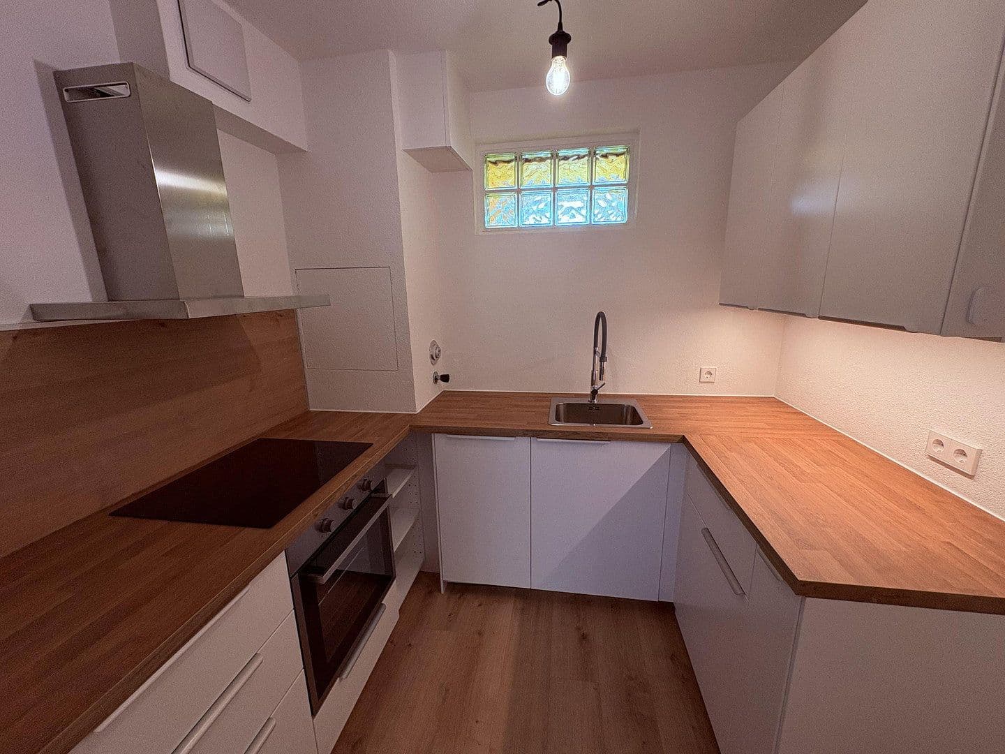 Pronájem bytu 2+1 70 m², Weingarten, Bádensko-Württembersko Pronájem bytu 2+1 70 m², Weingarten, Bádensko-Württembersko