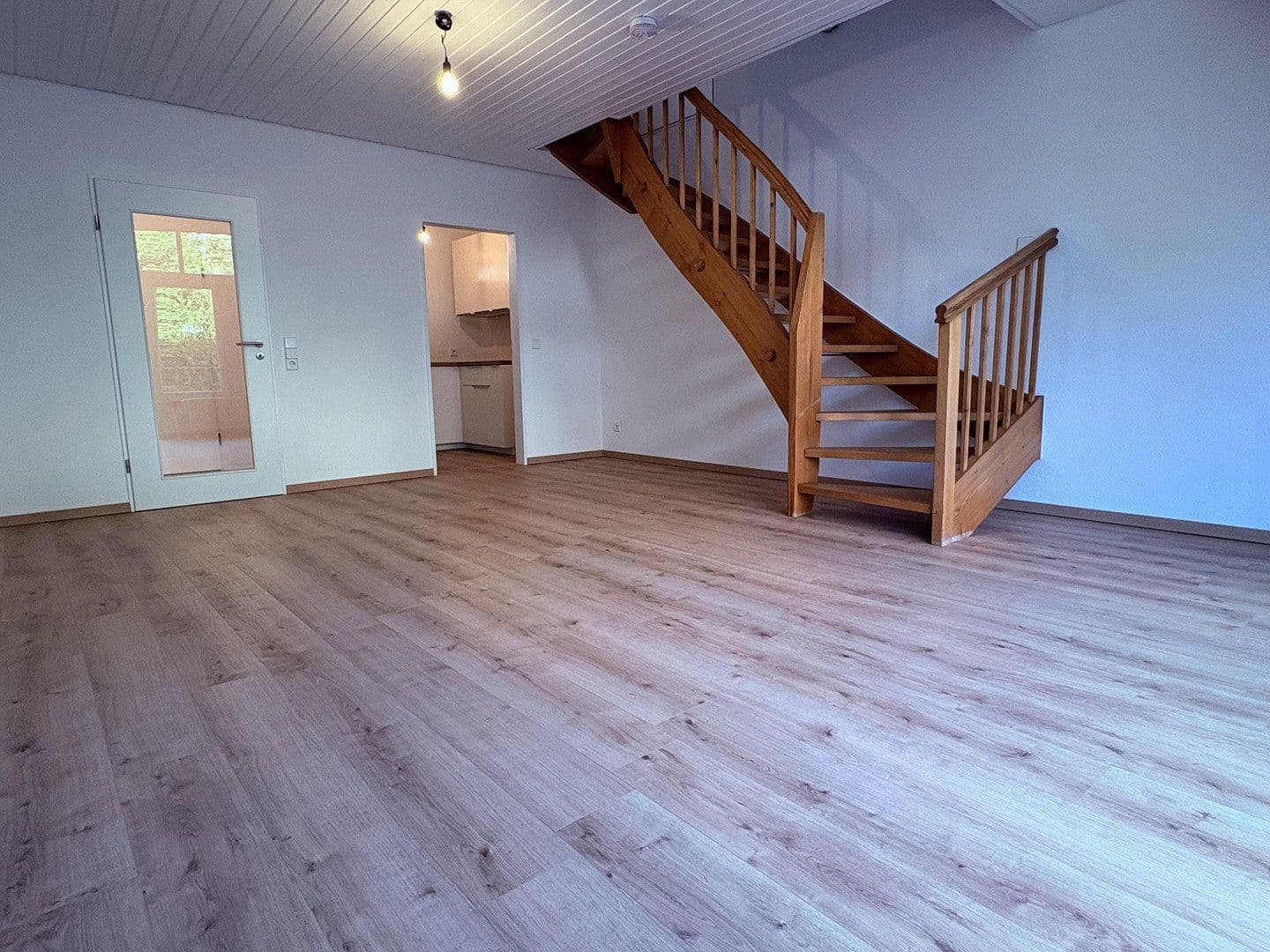 Pronájem bytu 2+1 70 m², Weingarten, Bádensko-Württembersko Pronájem bytu 2+1 70 m², Weingarten, Bádensko-Württembersko
