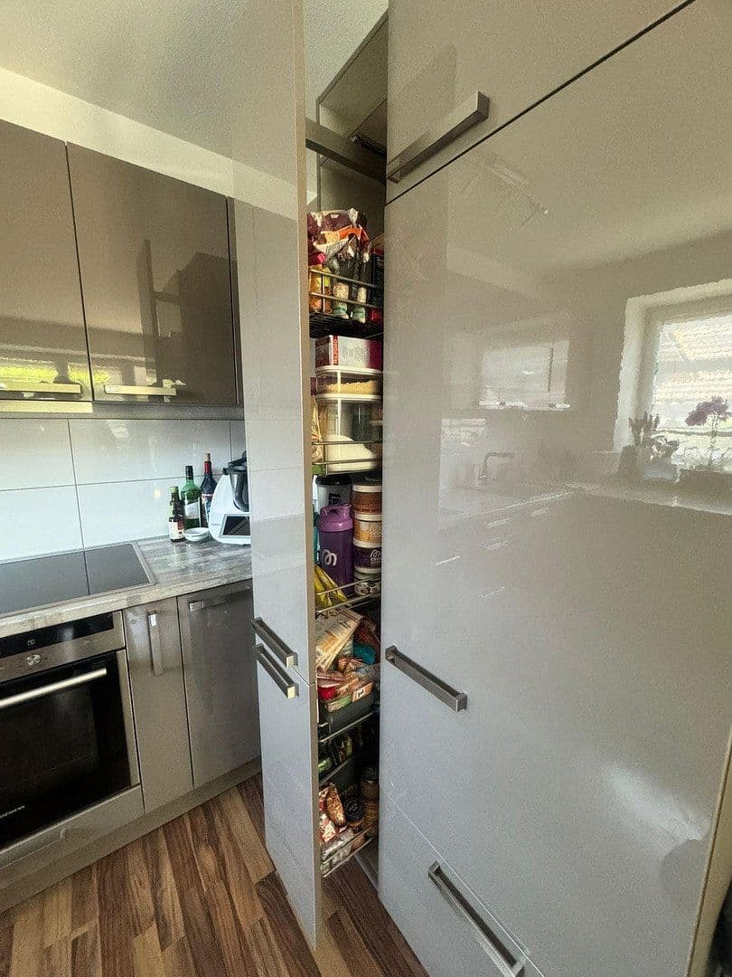 Pronájem bytu 5+1 119 m², Ludwig-Thoma-Str.25, Nandlstadt, Bavorsko Pronájem bytu 5+1 119 m², Ludwig-Thoma-Str.25, Nandlstadt, Bavorsko
