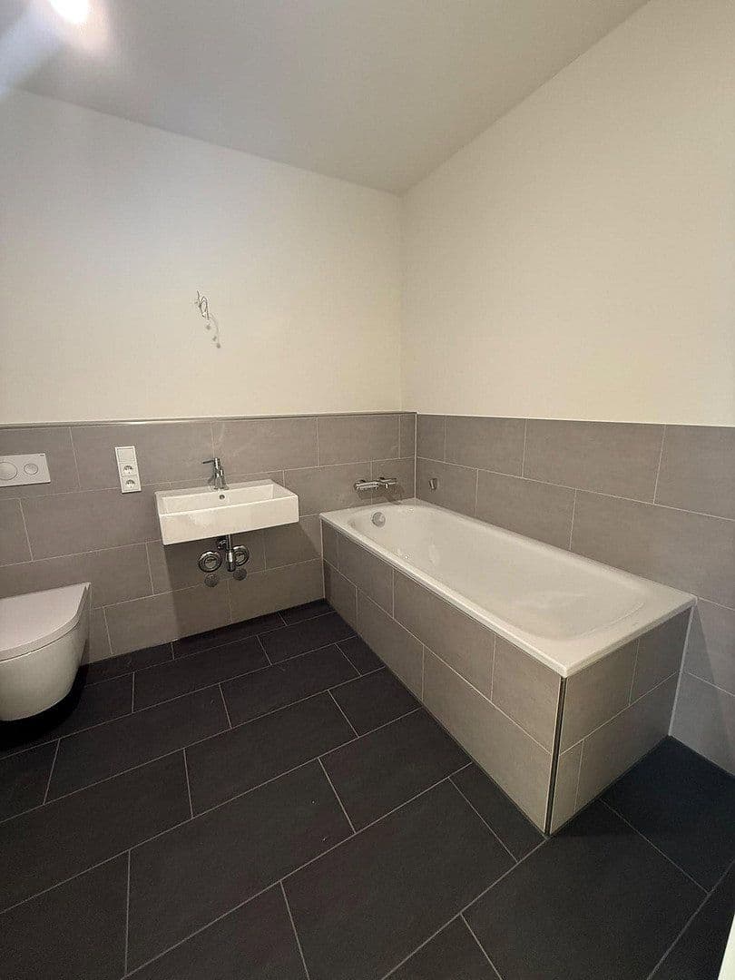 Pronájem bytu 3+1 84 m², Billhorner Kanalstraße 56, Hamburg, Hamburg Pronájem bytu 3+1 84 m², Billhorner Kanalstraße 56, Hamburg, Hamburg