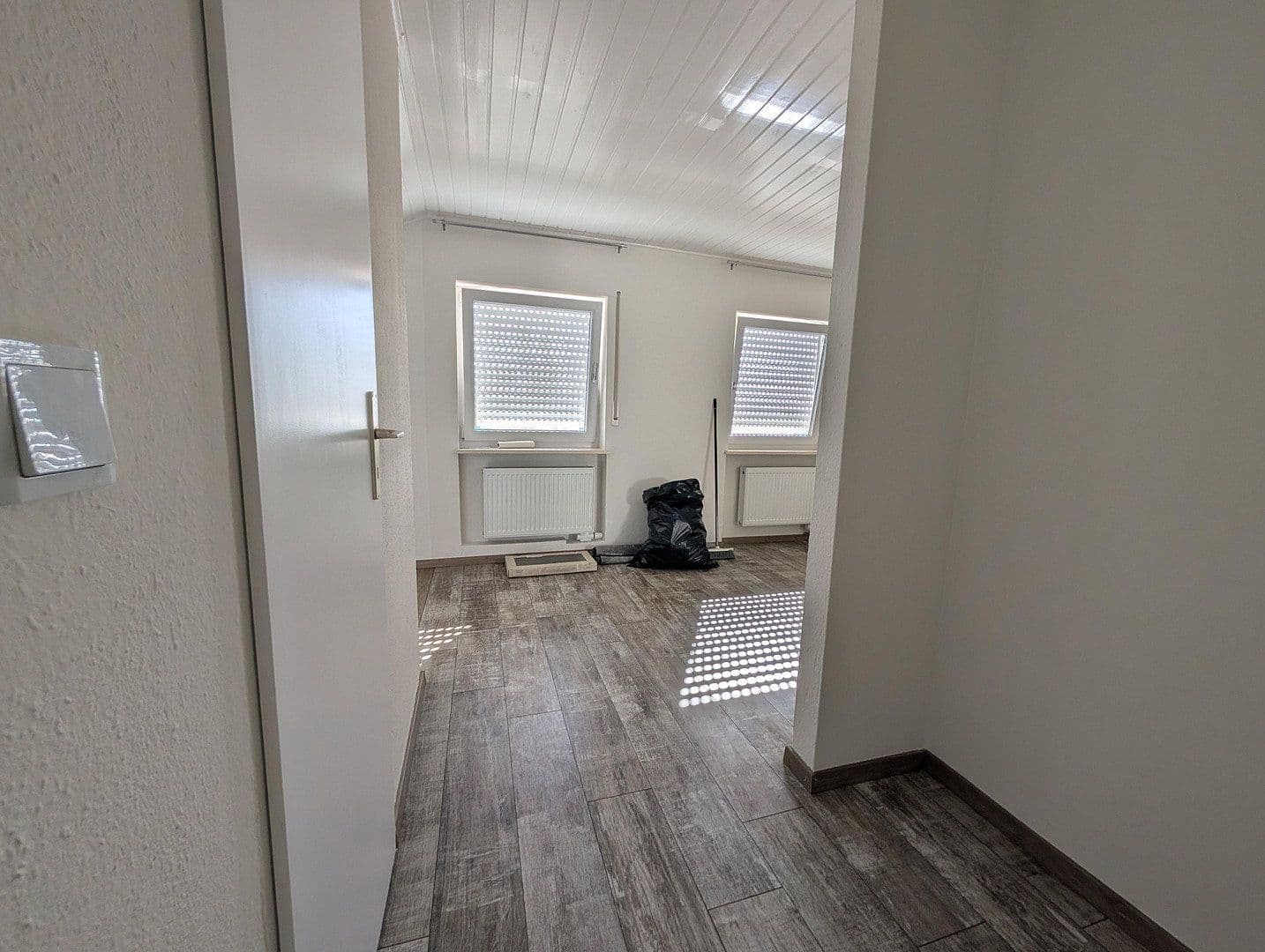 Pronájem bytu 1+kk 37 m², Johann-Peter-Hebelstr. 20, Schliengen, Bádensko-Württembersko Pronájem bytu 1+kk 37 m², Johann-Peter-Hebelstr. 20, Schliengen, Bádensko-Württembersko