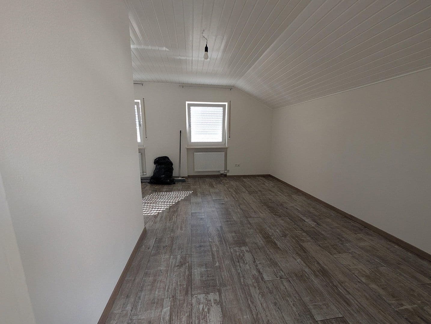 Pronájem bytu 1+kk 37 m², Johann-Peter-Hebelstr. 20, Schliengen, Bádensko-Württembersko Pronájem bytu 1+kk 37 m², Johann-Peter-Hebelstr. 20, Schliengen, Bádensko-Württembersko
