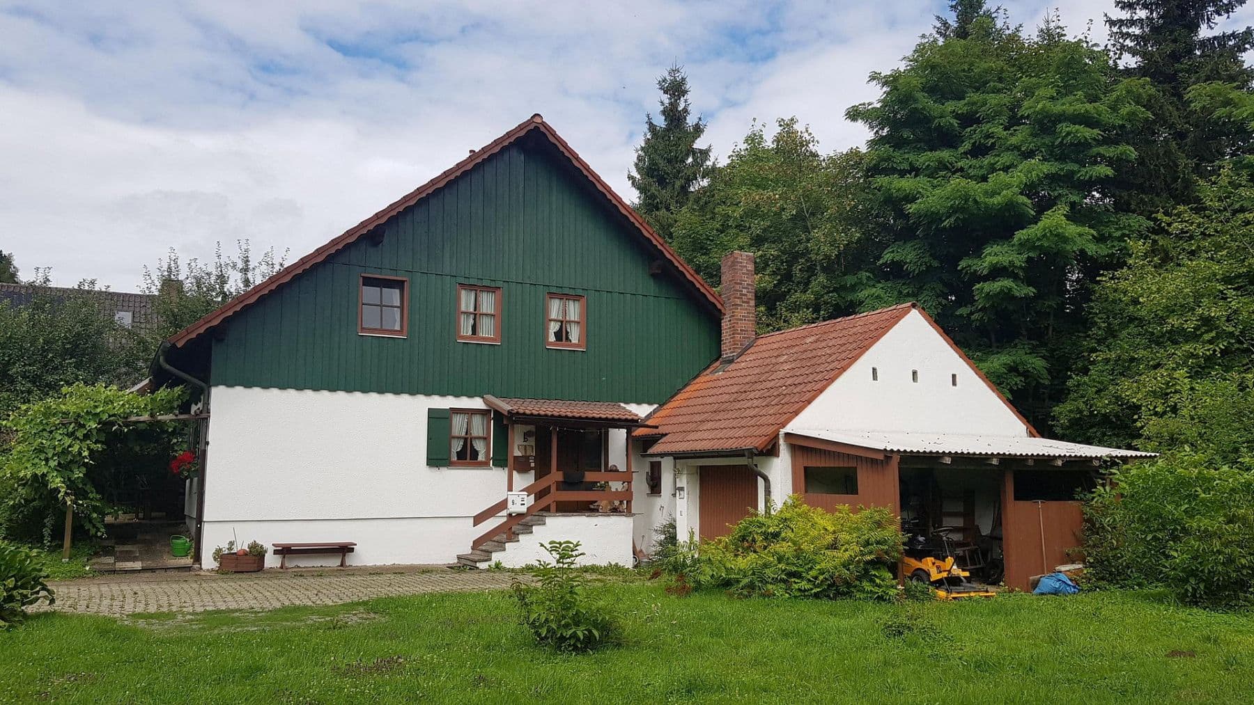 Prodej domu 230 m², pozemek 774 m², Schloßberg 9 a, Tiefenbach, Bavorsko Prodej domu 230 m², pozemek 774 m², Schloßberg 9 a, Tiefenbach, Bavorsko