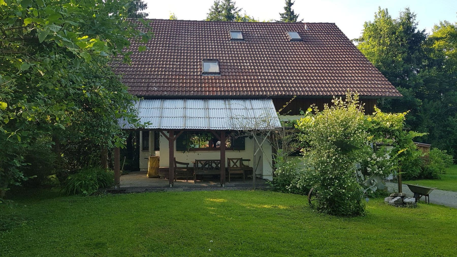 Prodej domu 230 m², pozemek 774 m², Schloßberg 9 a, Tiefenbach, Bavorsko Prodej domu 230 m², pozemek 774 m², Schloßberg 9 a, Tiefenbach, Bavorsko