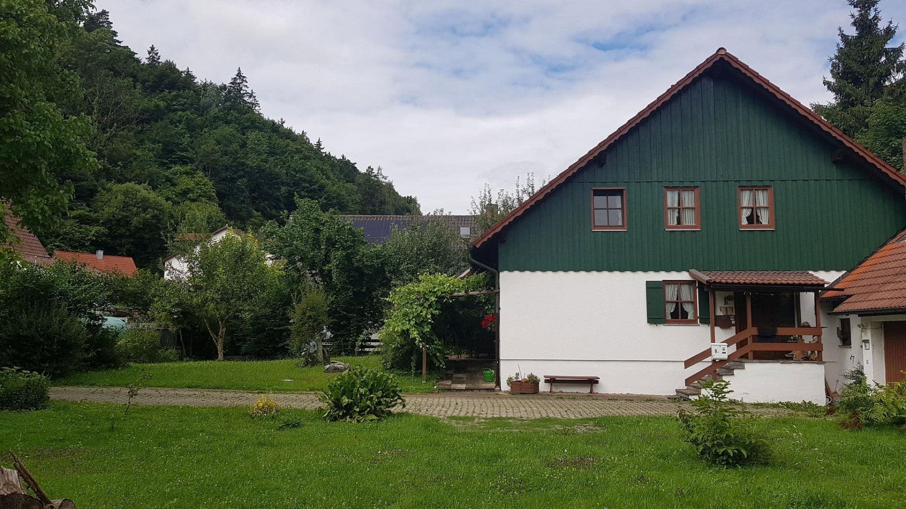 Prodej domu 230 m², pozemek 774 m², Schloßberg 9 a, Tiefenbach, Bavorsko Prodej domu 230 m², pozemek 774 m², Schloßberg 9 a, Tiefenbach, Bavorsko