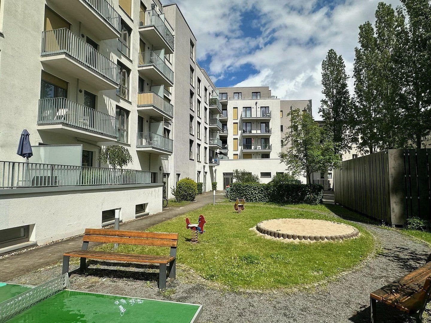 Prodej bytu 1+1 30 m², Dörpfeldstraße 5, Berlin, Berlín Prodej bytu 1+1 30 m², Dörpfeldstraße 5, Berlin, Berlín