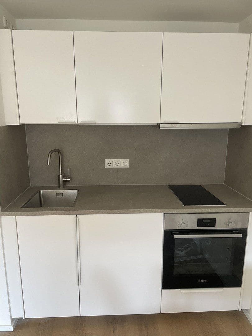 Pronájem bytu 2+1 30 m², Ludwigsburg, Bádensko-Württembersko Pronájem bytu 2+1 30 m², Ludwigsburg, Bádensko-Württembersko