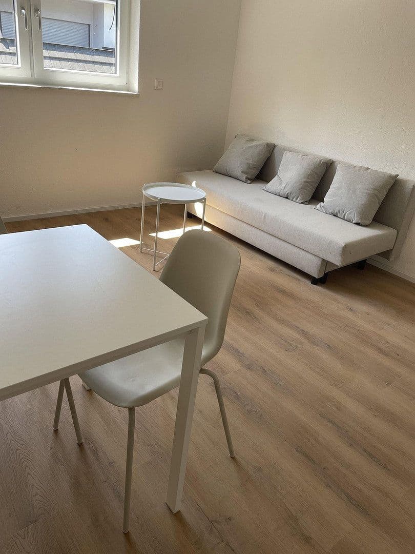 Pronájem bytu 2+1 30 m², Ludwigsburg, Bádensko-Württembersko Pronájem bytu 2+1 30 m², Ludwigsburg, Bádensko-Württembersko