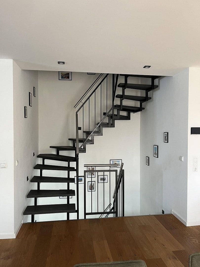 Prodej domu 170 m², pozemek 312 m², Pfinztal, Bádensko-Württembersko Prodej domu 170 m², pozemek 312 m², Pfinztal, Bádensko-Württembersko