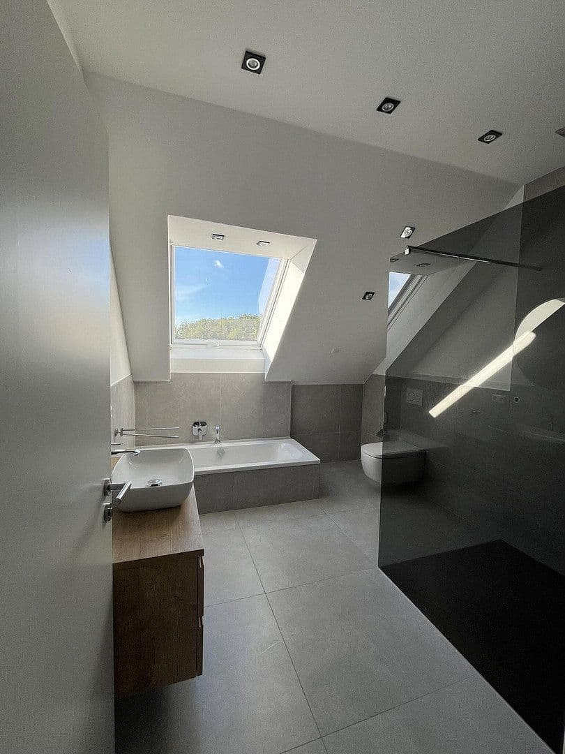 Prodej domu 170 m², pozemek 312 m², Pfinztal, Bádensko-Württembersko Prodej domu 170 m², pozemek 312 m², Pfinztal, Bádensko-Württembersko