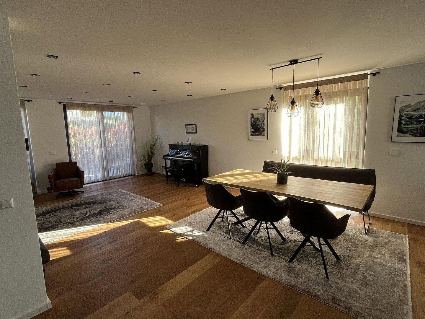 Prodej domu 170 m², pozemek 312 m², Pfinztal, Bádensko-Württembersko Prodej domu 170 m², pozemek 312 m², Pfinztal, Bádensko-Württembersko