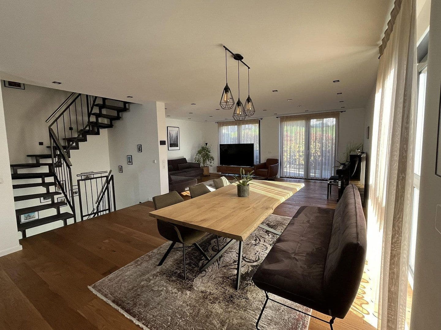 Prodej domu 170 m², pozemek 312 m², Pfinztal, Bádensko-Württembersko Prodej domu 170 m², pozemek 312 m², Pfinztal, Bádensko-Württembersko