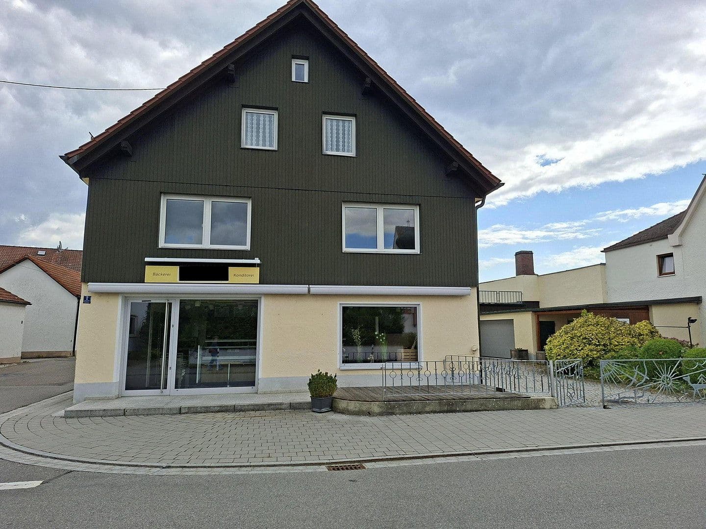 Prodej domu 480 m², pozemek 650 m², Tassilostraße 7, Münchsmünster, Bavorsko Prodej domu 480 m², pozemek 650 m², Tassilostraße 7, Münchsmünster, Bavorsko