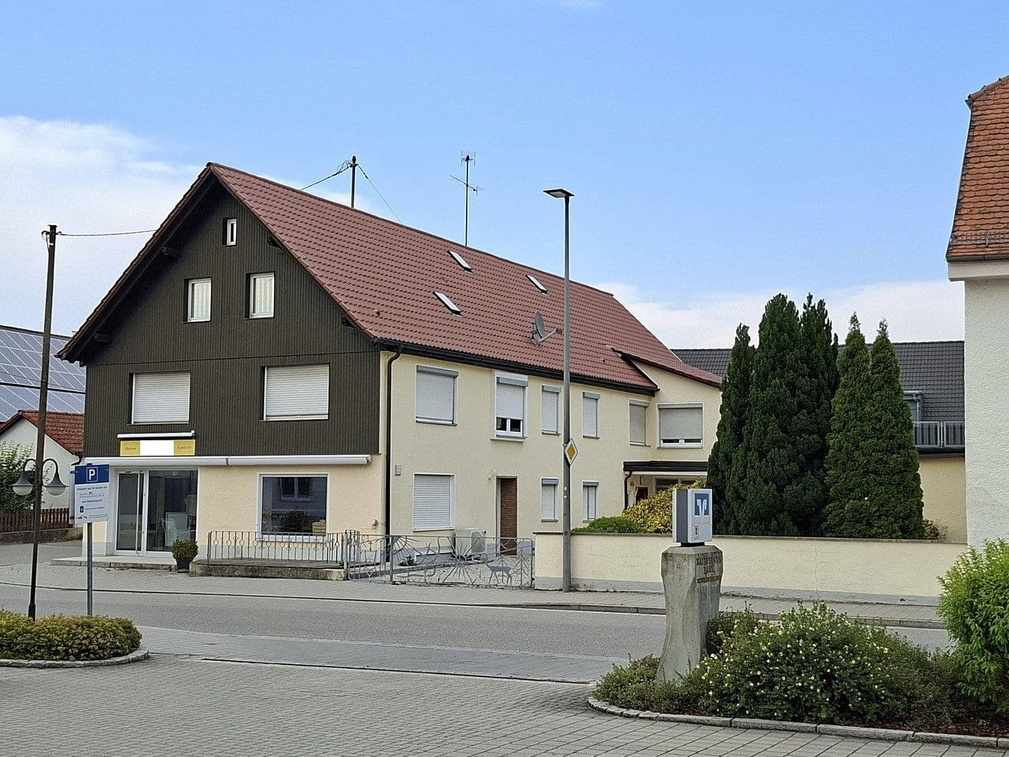 Prodej domu 480 m², pozemek 650 m², Tassilostraße 7, Münchsmünster, Bavorsko Prodej domu 480 m², pozemek 650 m², Tassilostraße 7, Münchsmünster, Bavorsko